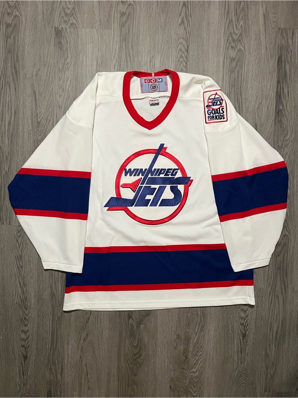 Vintage 90s CCM Winnipeg Jets NHL hockey jersey with goals for kids patch Large￼